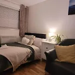 Your London Escape - Cosy Studio W Fast Wi-Fi & Free Onstreet Parking