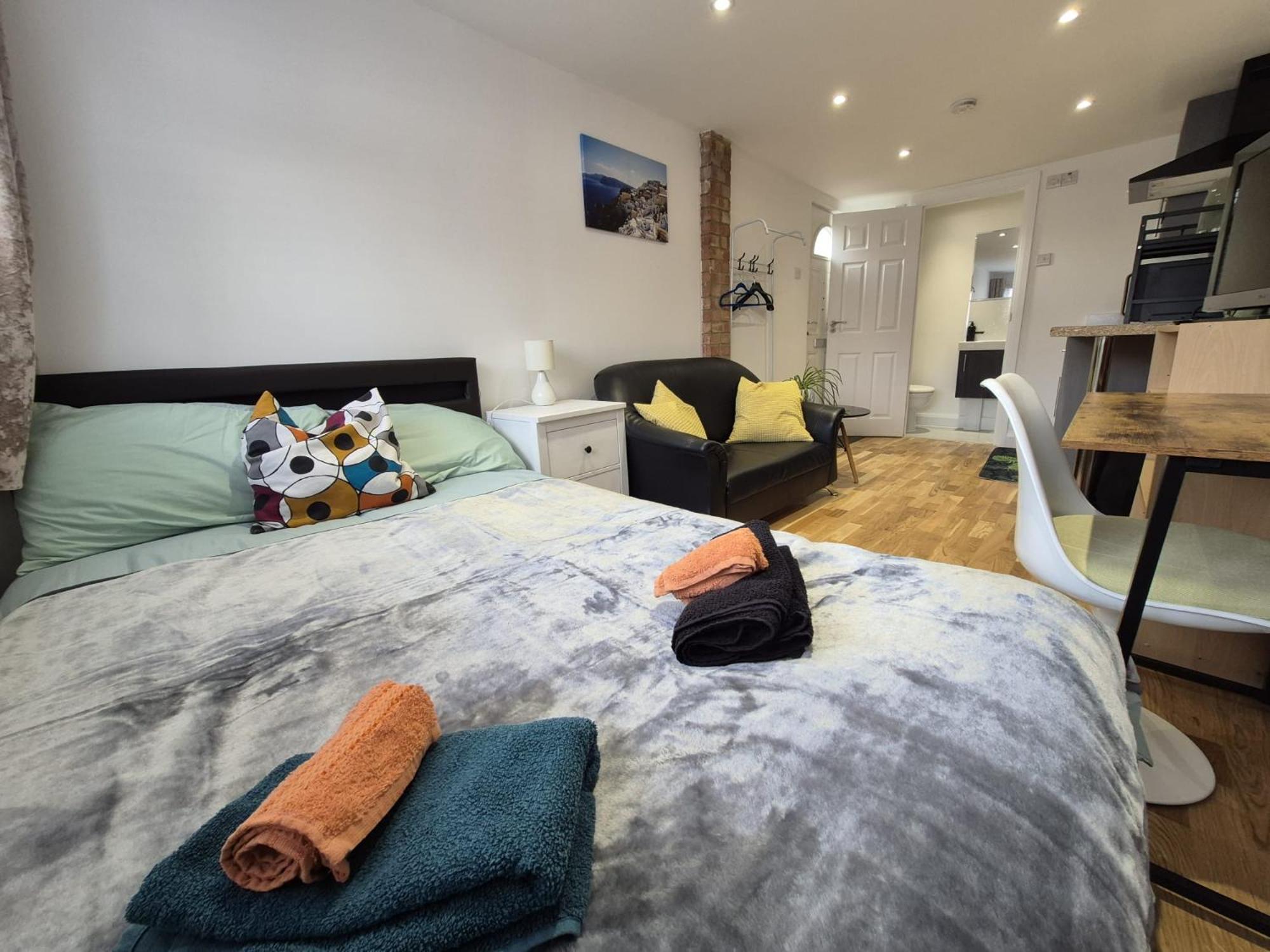 Apartment Your Escape - Cosy W Fast Wi-fi & Free Onstreet Parking London