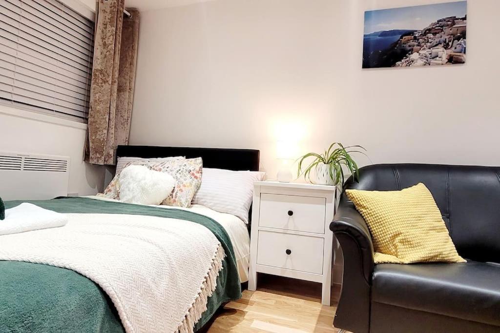 Your Escape - Cosy W Fast Wi-fi & Free Onstreet Parking Apartment London