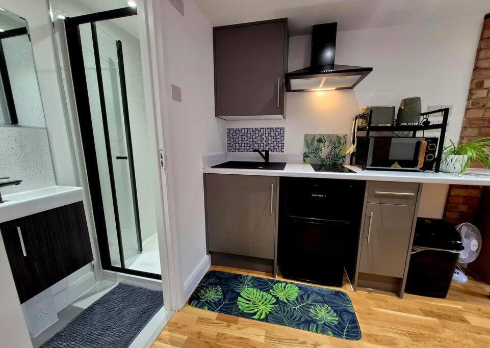Apartment Your Escape - Cosy W Fast Wi-fi & Free Onstreet Parking London