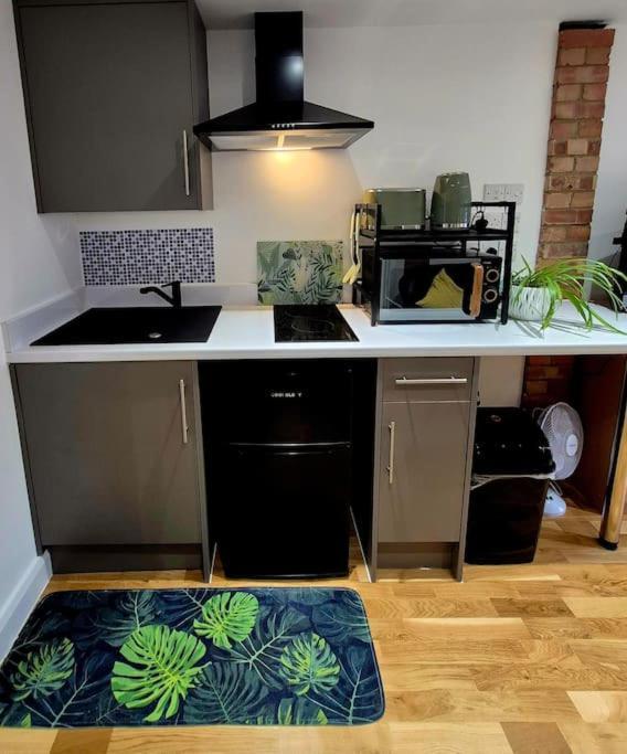 Your Escape - Cosy W Fast Wi-fi & Free Onstreet Parking *