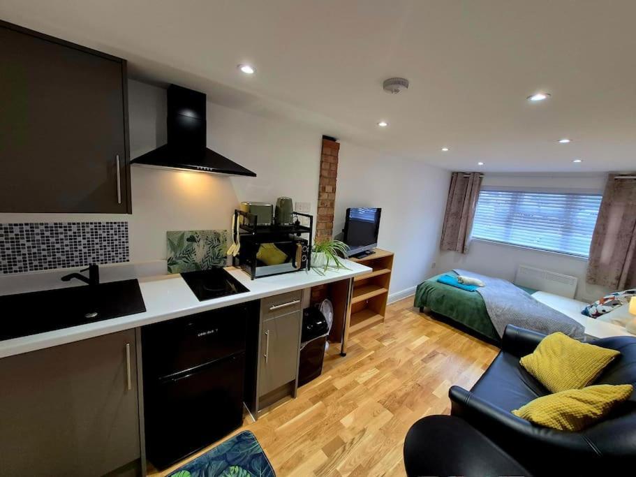 Your Escape - Cosy W Fast Wi-fi & Free Onstreet Parking * London