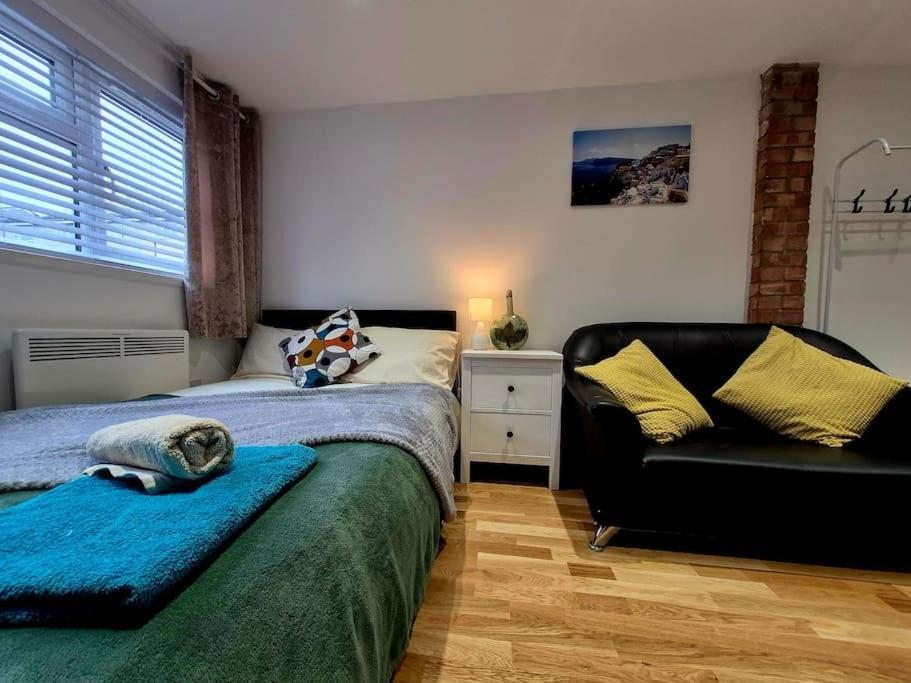 Your Escape - Cosy W Fast Wi-fi & Free Onstreet Parking * London